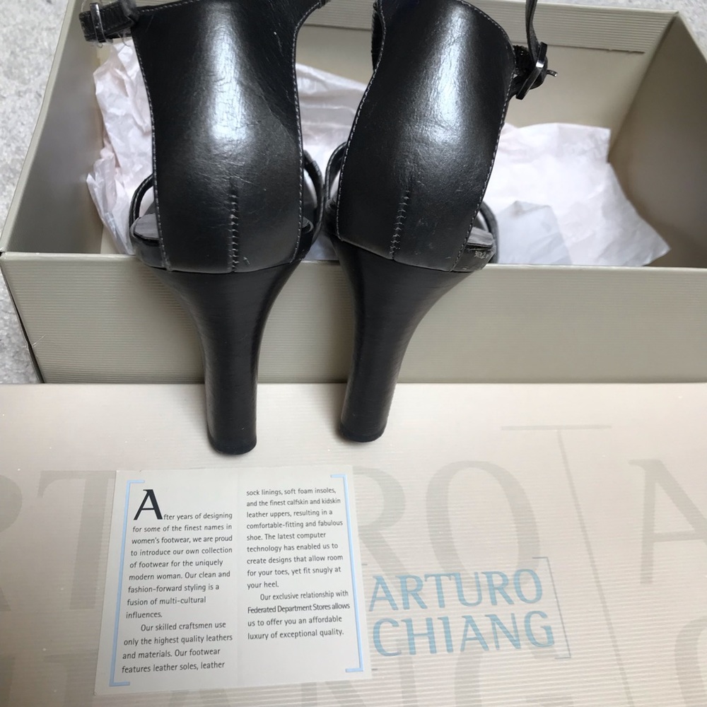 Arturo Chiang Leather Sandals - Picture 5 of 8